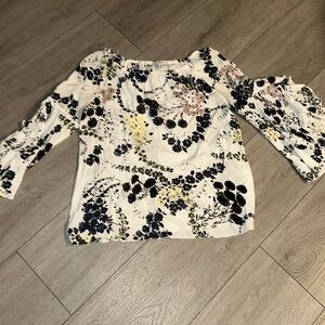 Off the shoulder flowy floral fever top size medium